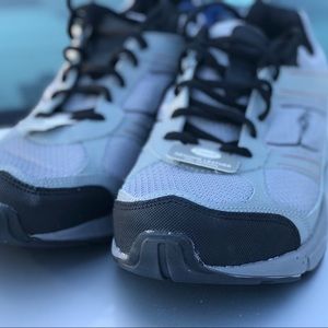dr scholl's tundra sneakers